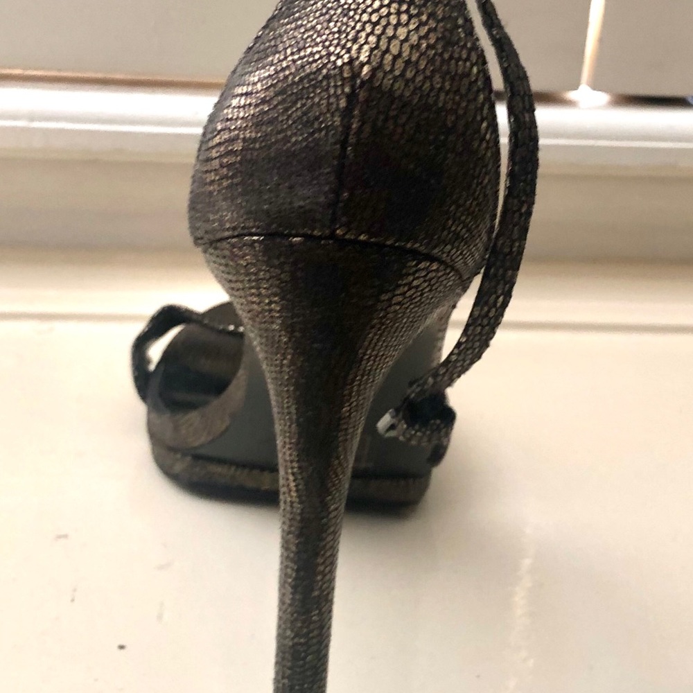 High Heels - Picture 4 of 6